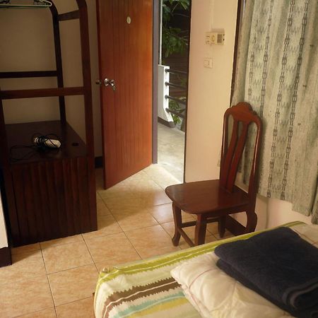 Sarah Guest House Chiang Mai Extérieur photo
