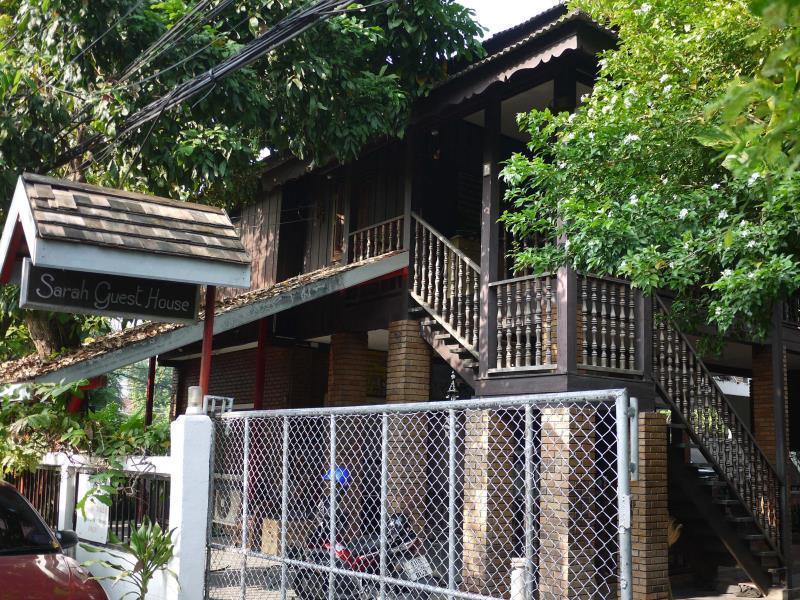 Sarah Guest House Chiang Mai Extérieur photo