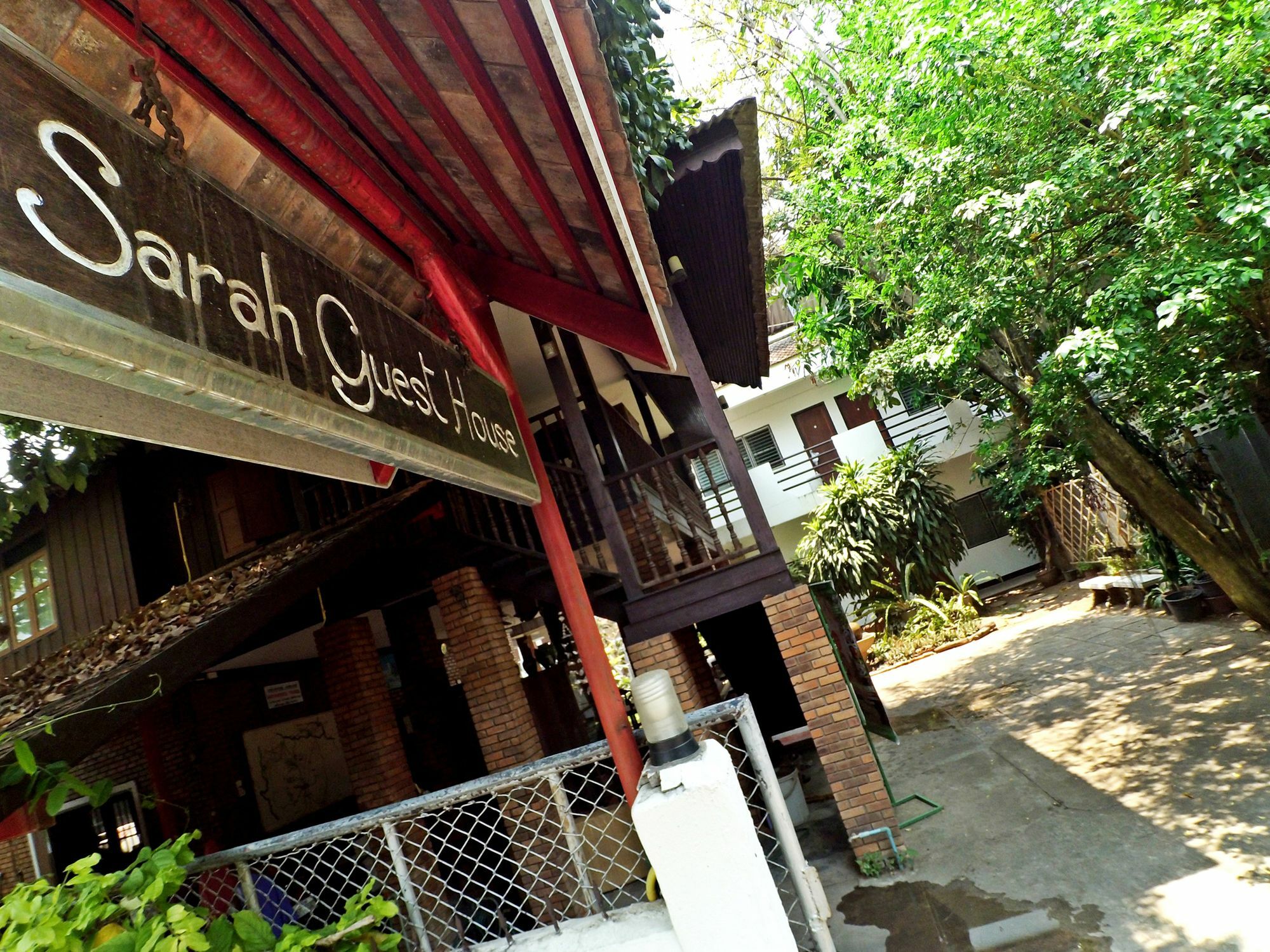 Sarah Guest House Chiang Mai Extérieur photo