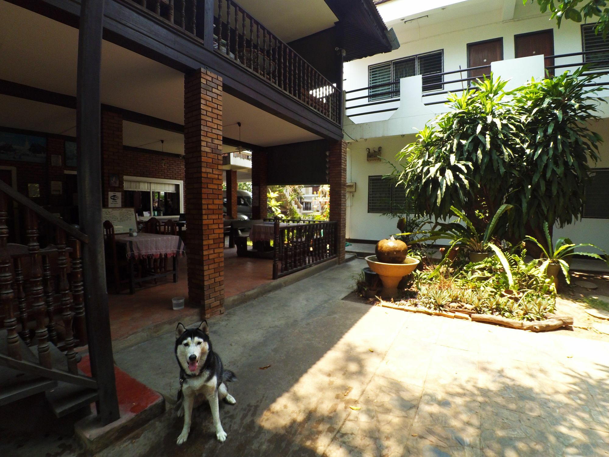 Sarah Guest House Chiang Mai Extérieur photo
